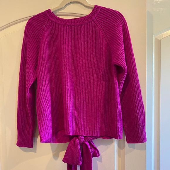 BNWT Lovers and Friends Sweater Size Medium - Picture 1 of 4